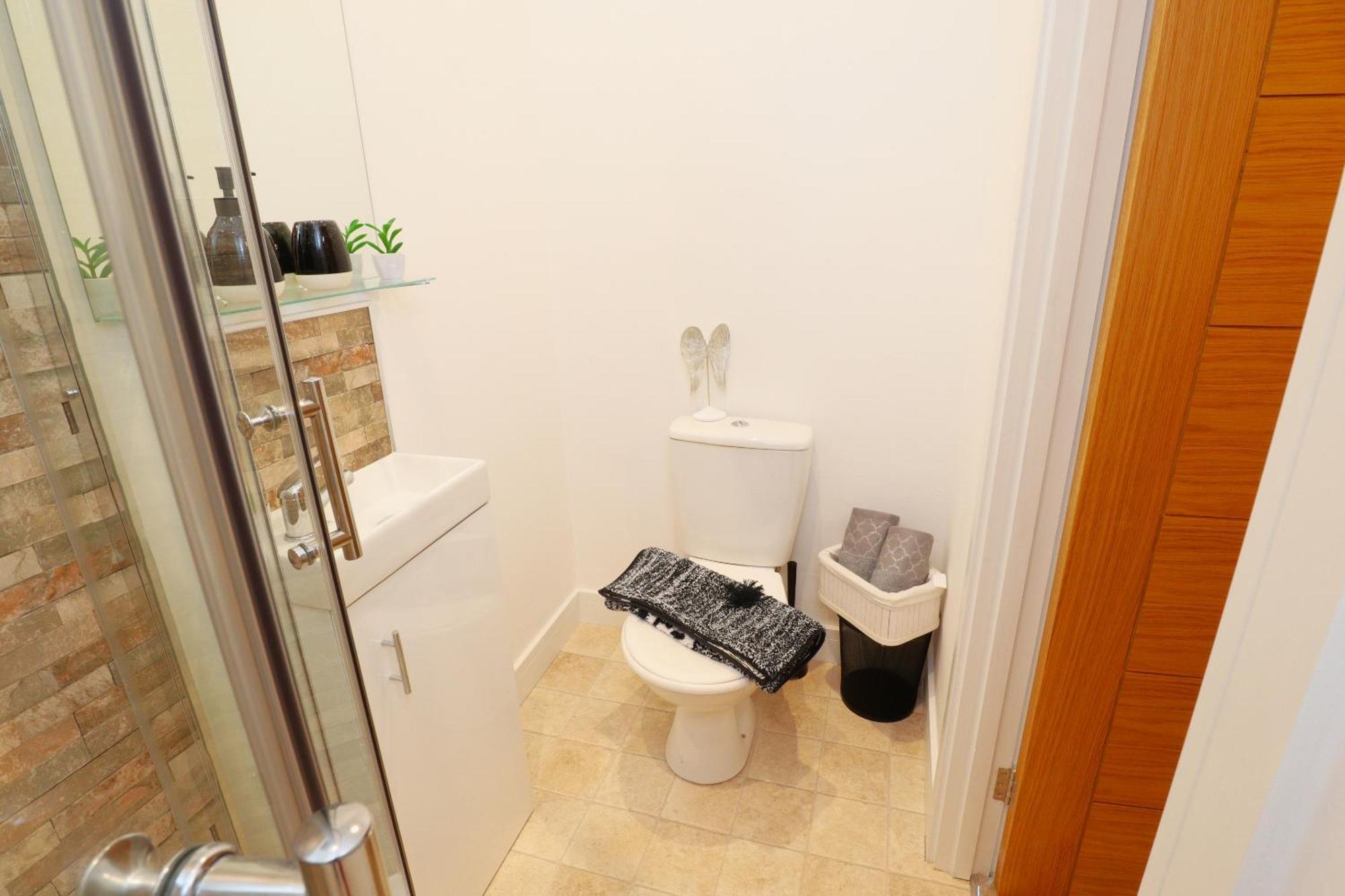 Modern, Stylish One Bedroom With Garden Long Stay Welcome Істборн Екстер'єр фото