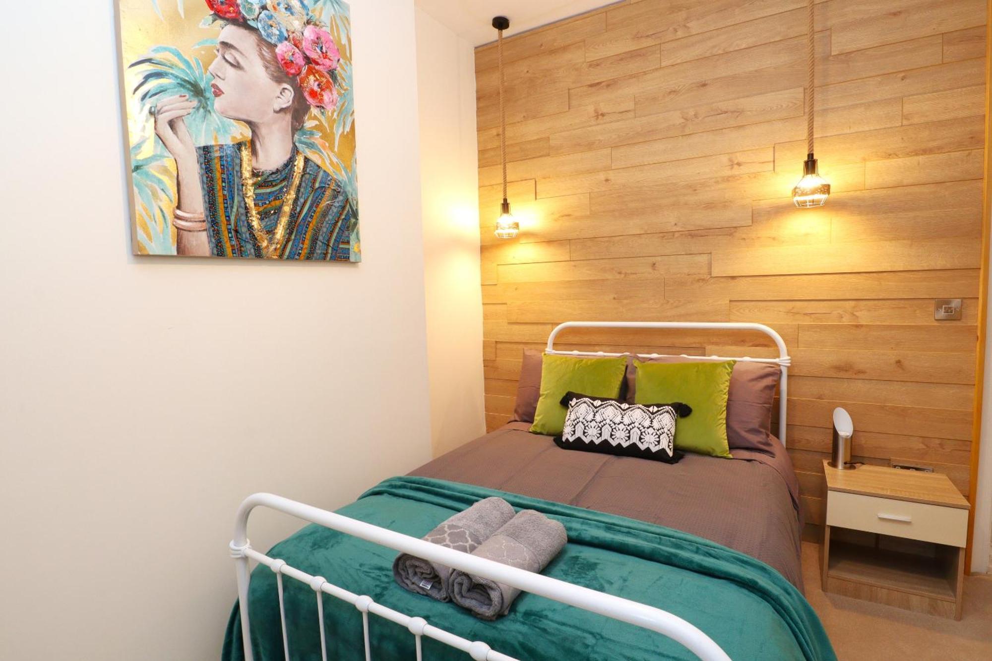 Modern, Stylish One Bedroom With Garden Long Stay Welcome Істборн Екстер'єр фото