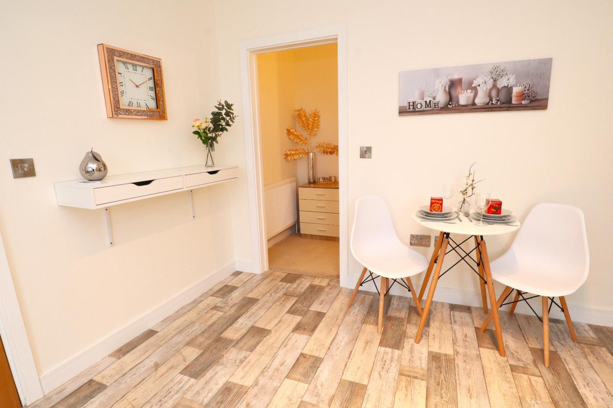 Modern, Stylish One Bedroom With Garden Long Stay Welcome Істборн Екстер'єр фото