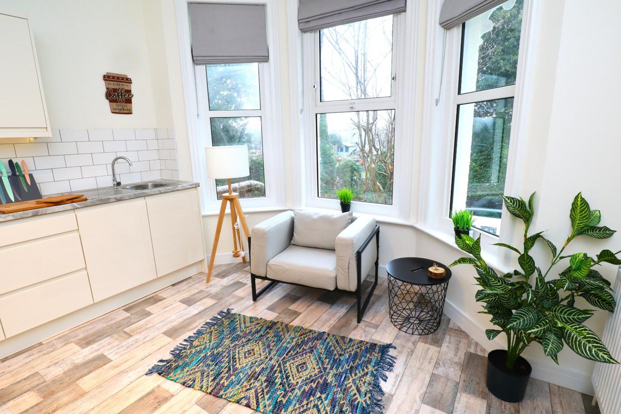Modern, Stylish One Bedroom With Garden Long Stay Welcome Істборн Екстер'єр фото